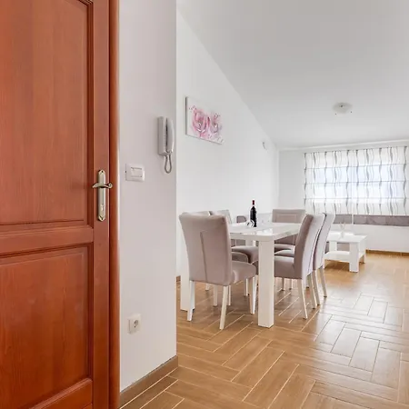 Apartment Pocrnic *