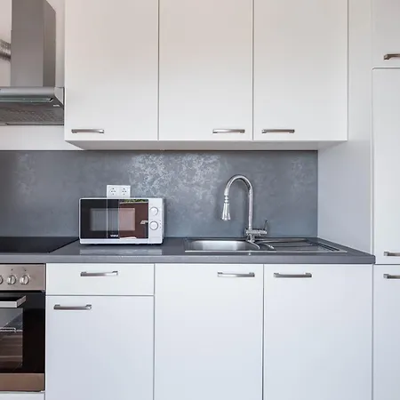 Pocrnic Apartment *