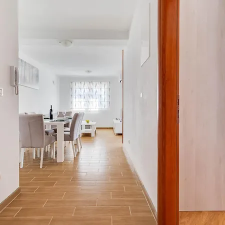 Apartment Pocrnic Pakoštane