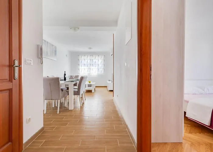 アパート Pocrnic Pakoštane