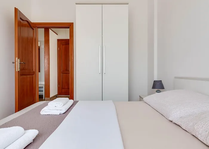Pocrnic Apartment *