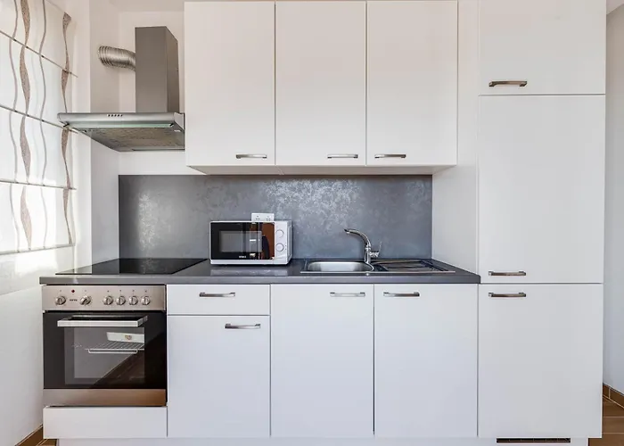 Pocrnic Апартаменты Пакоштане